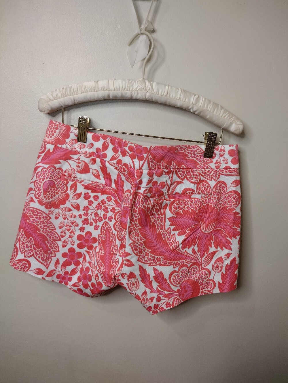 J. Crew Factory Classic Chino Stretch Women's Floral Print Pink and White Shorts - Picture 2 of 6